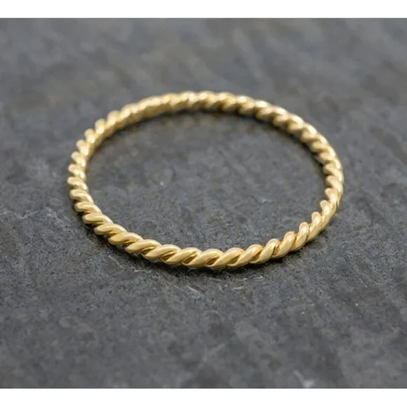 Stackable 14k Gold Rope Ring - Picture 4 of 5